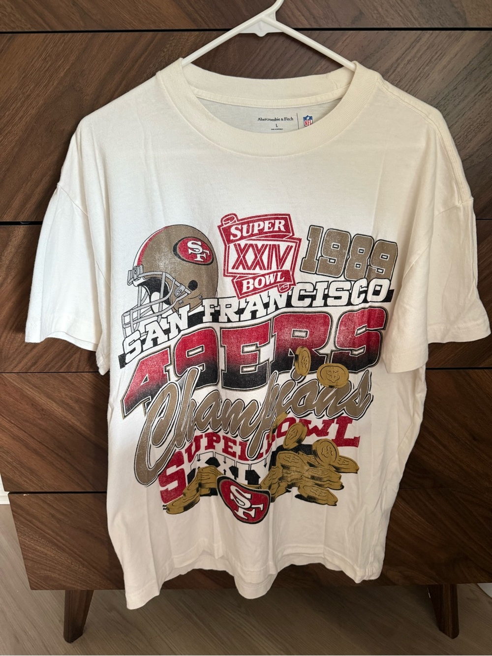 Abercrombie & Fitch White NFL Super Bowl Graphic Tee